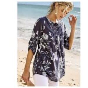 Soft Surrounding gray and white tunic top.  Pretty, feminine, lightweight